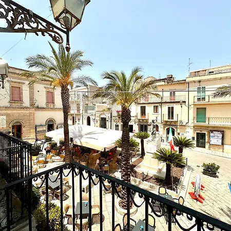 Balcone Sul Duomo Διαμέρισμα Chiaramonte Gulfi